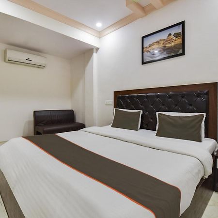 Super Hotel O Ratnam Palace 烏代浦 外观 照片