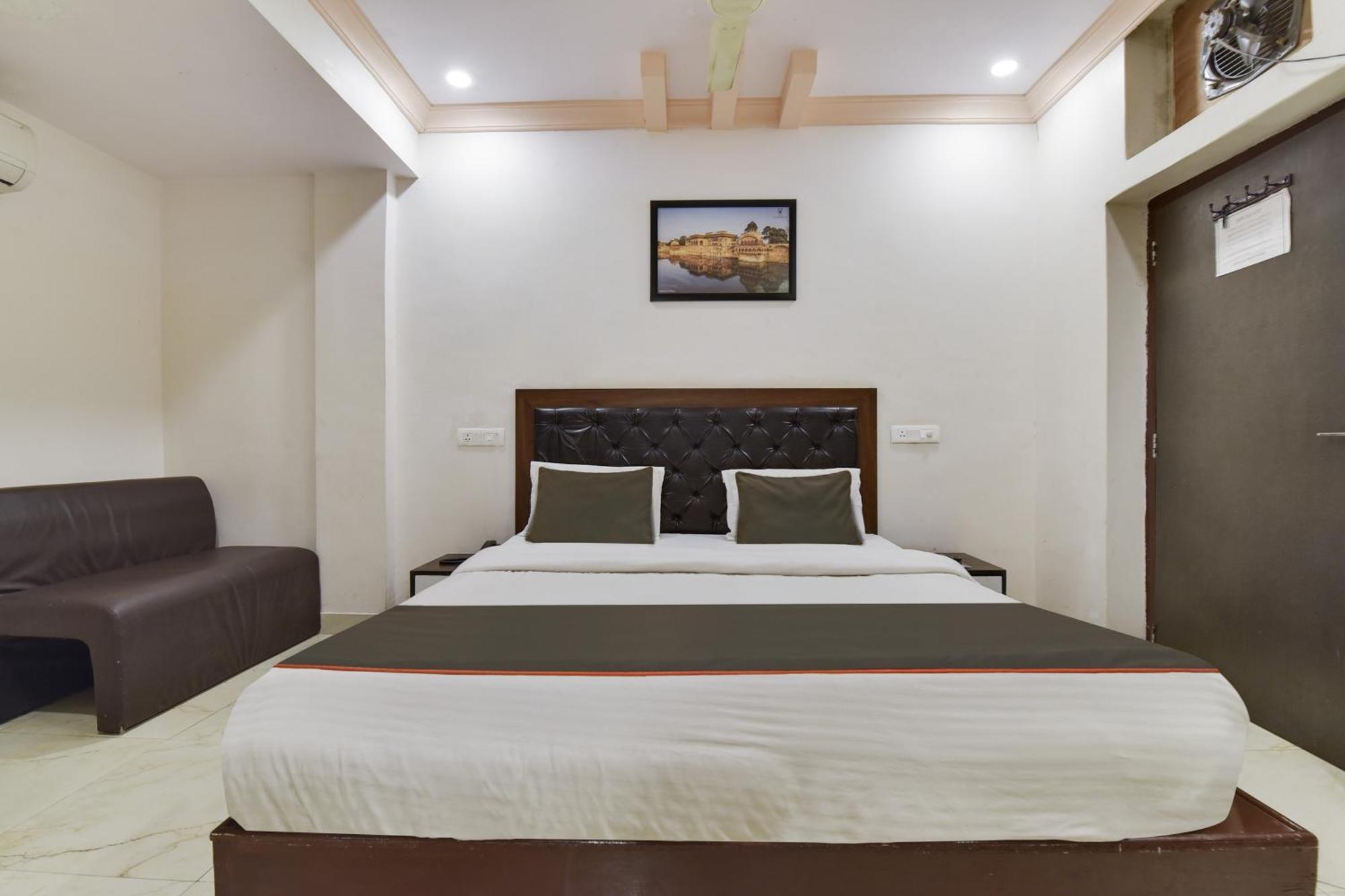 Super Hotel O Ratnam Palace 烏代浦 外观 照片
