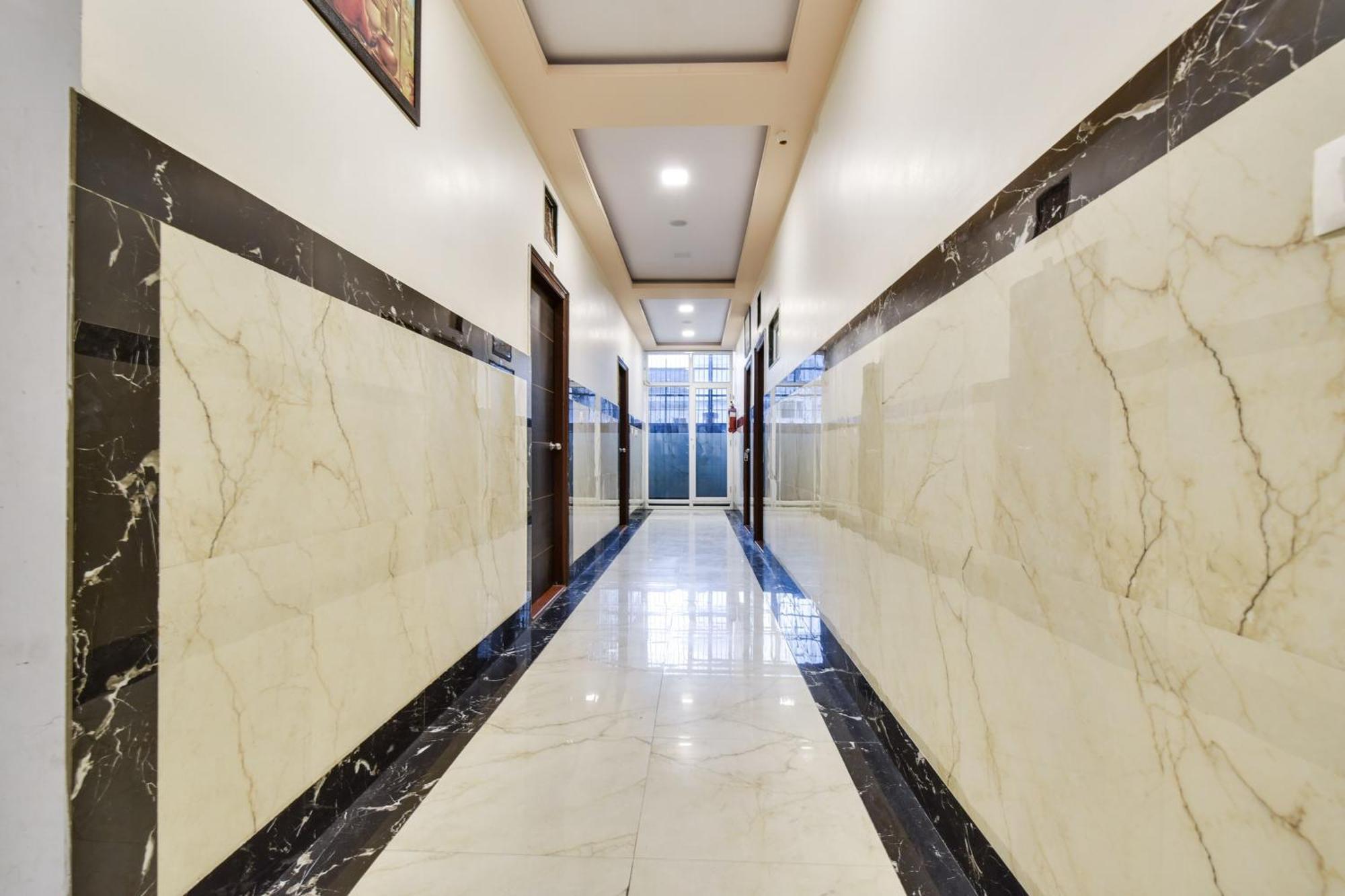 Super Hotel O Ratnam Palace 烏代浦 外观 照片