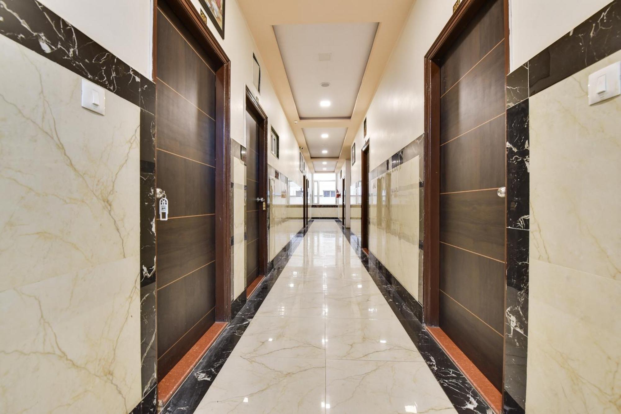 Super Hotel O Ratnam Palace 烏代浦 外观 照片