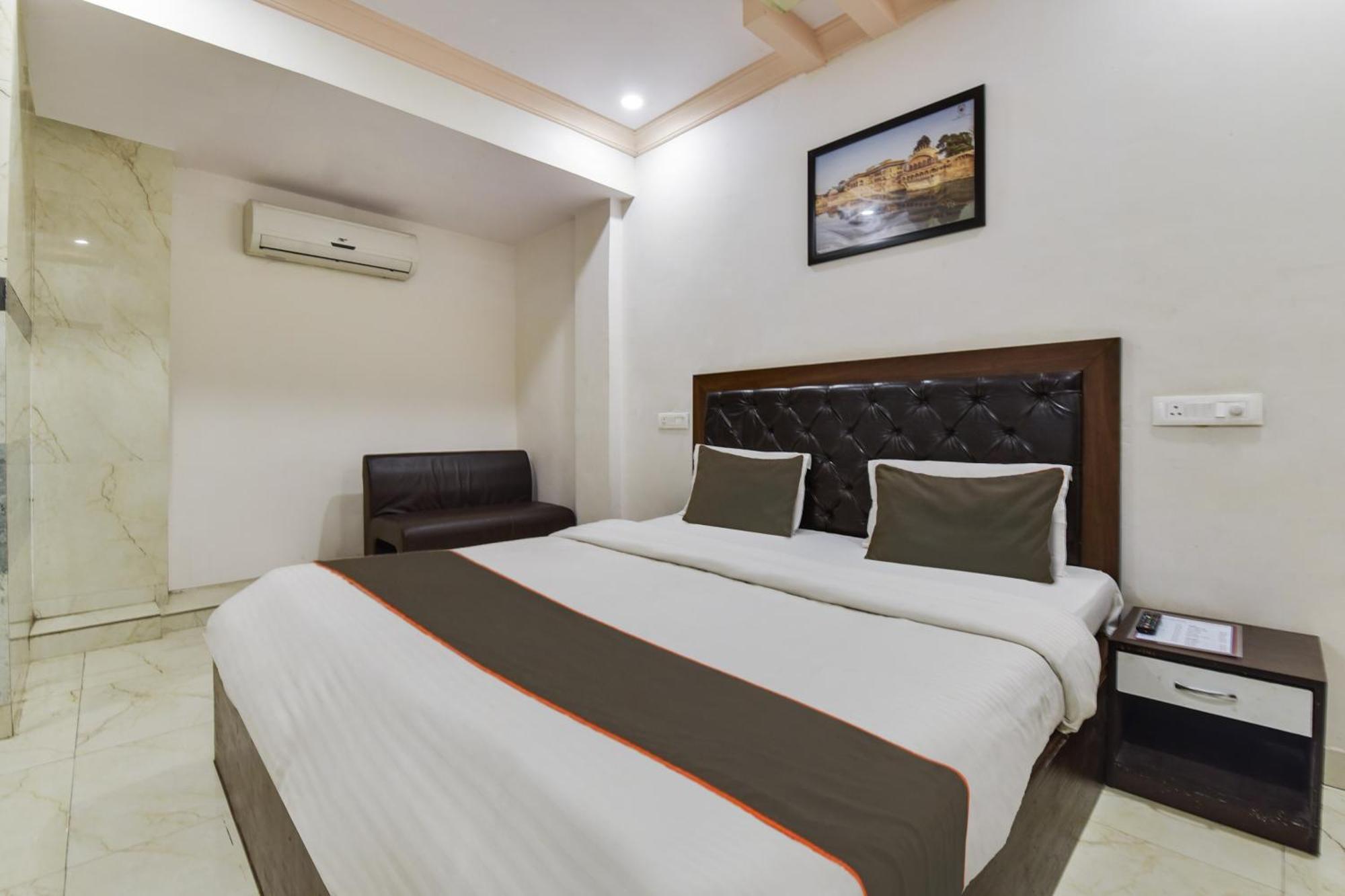 Super Hotel O Ratnam Palace 烏代浦 外观 照片
