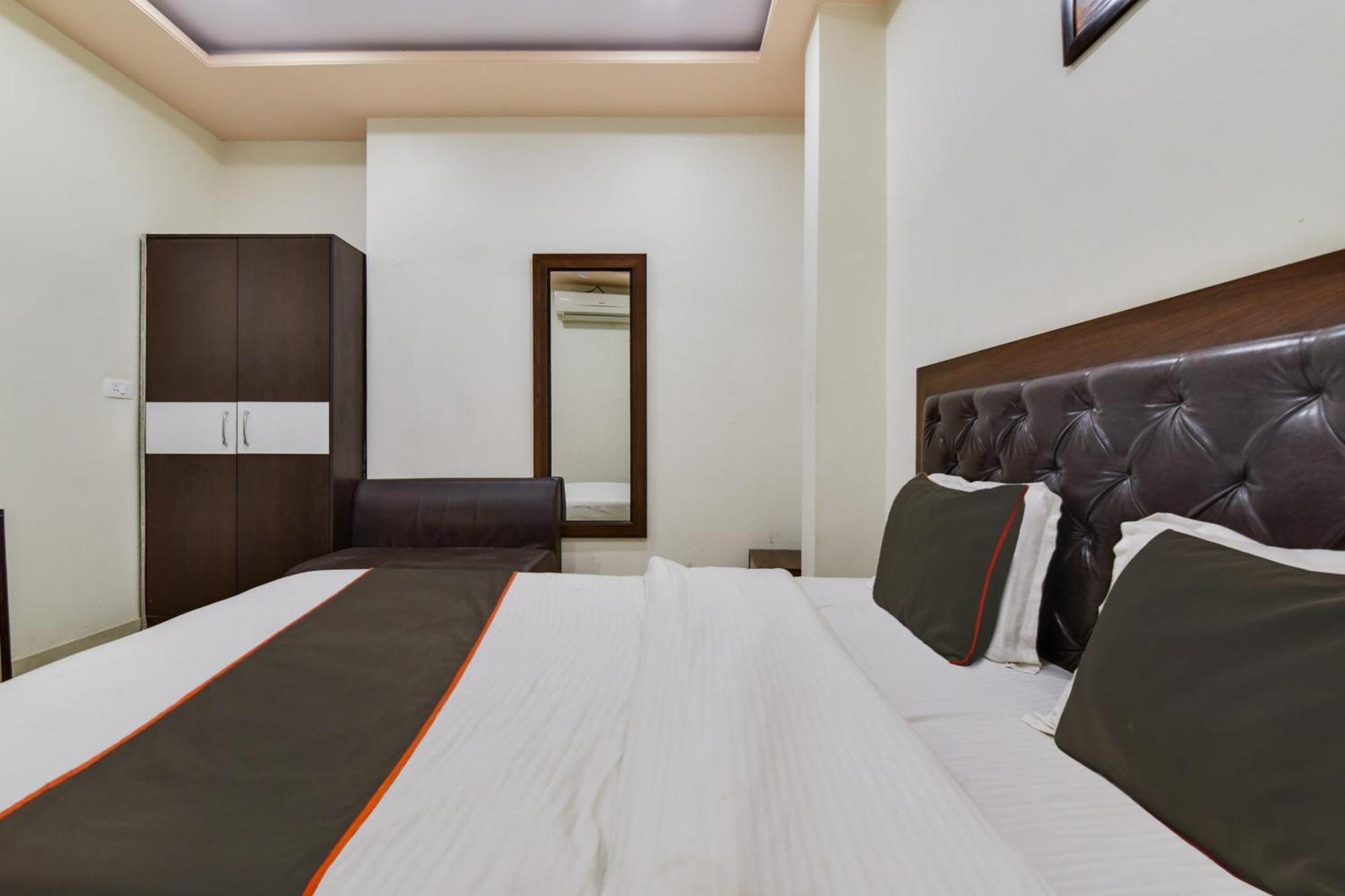Super Hotel O Ratnam Palace 烏代浦 外观 照片