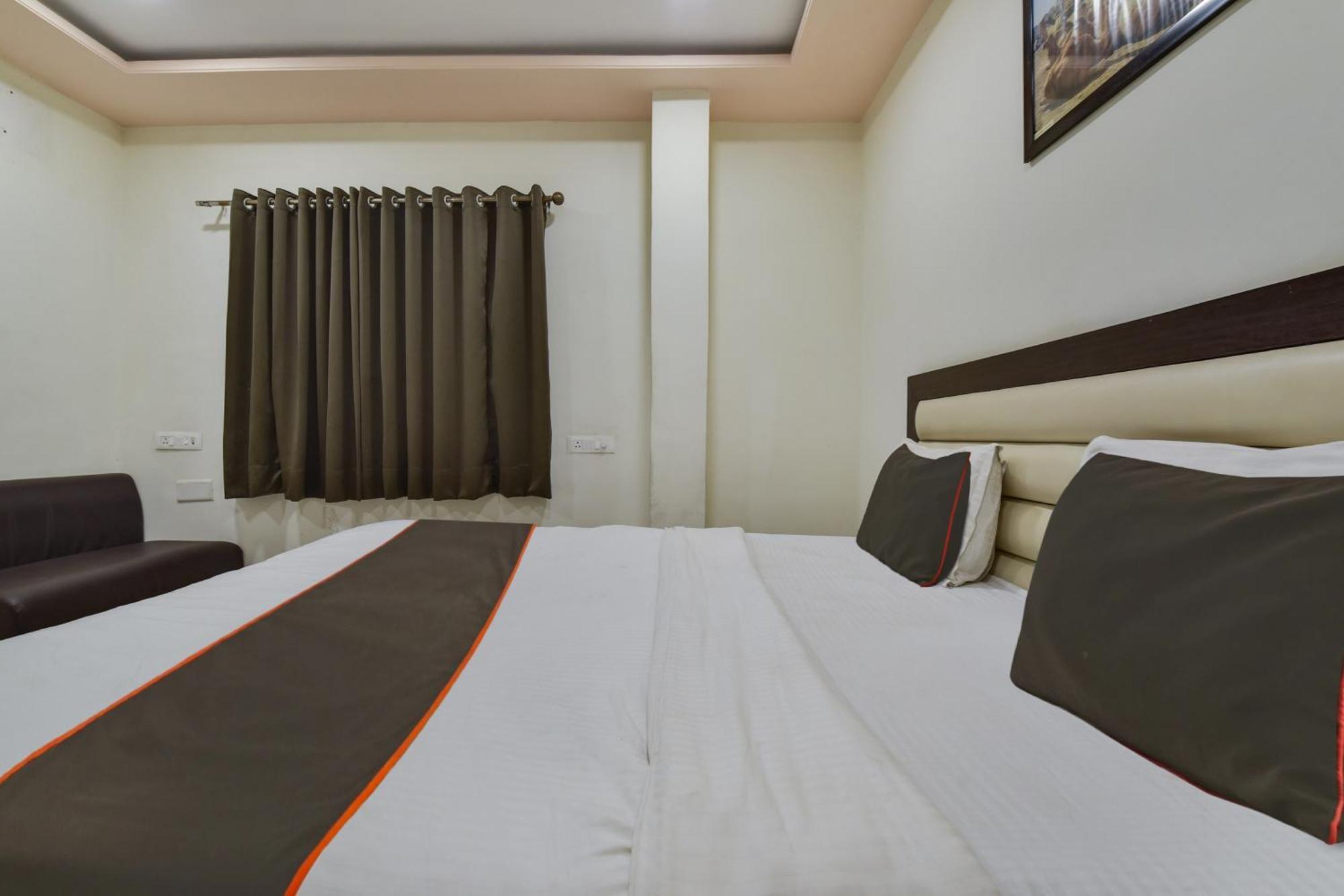 Super Hotel O Ratnam Palace 烏代浦 外观 照片