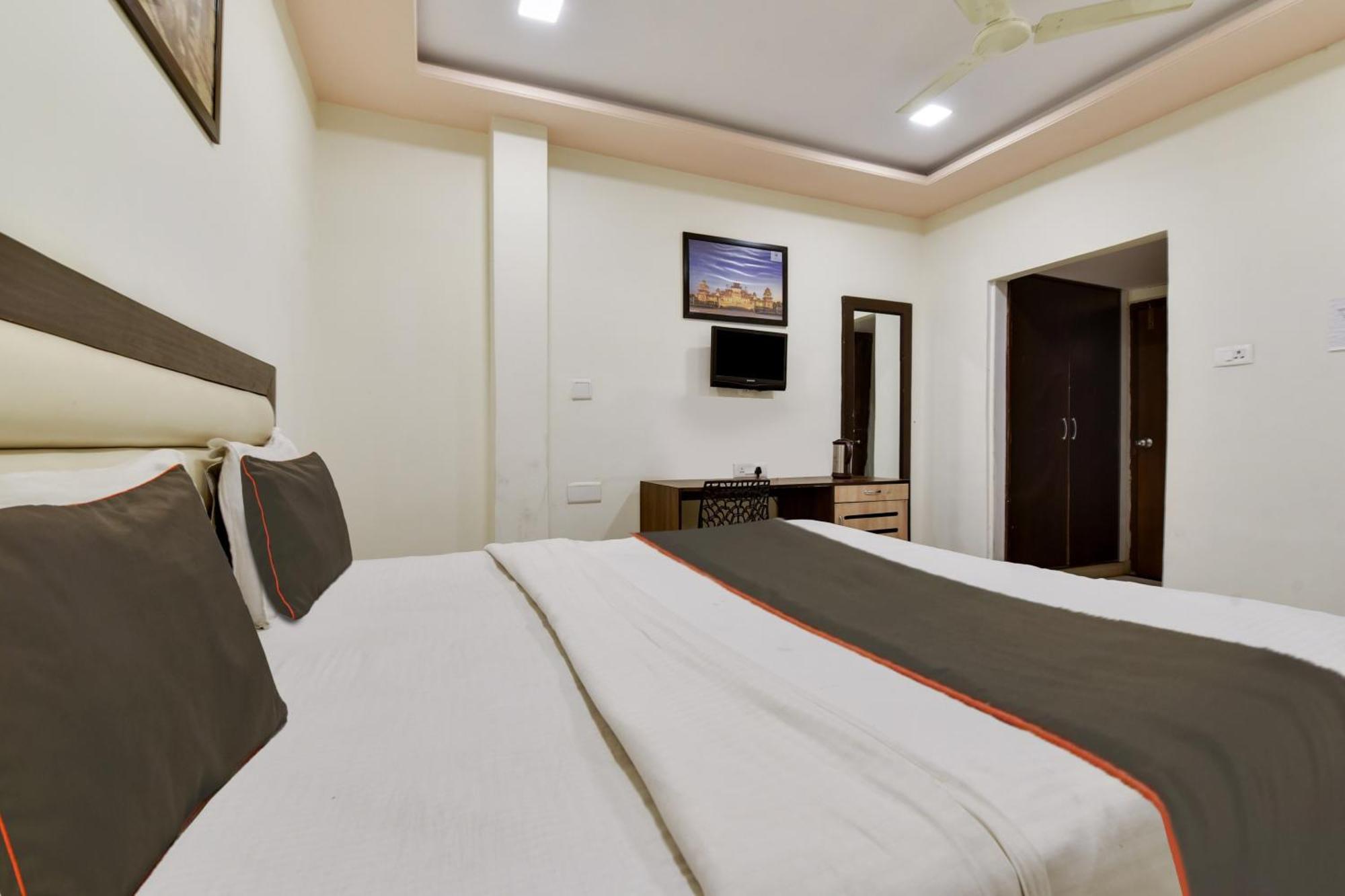 Super Hotel O Ratnam Palace 烏代浦 外观 照片